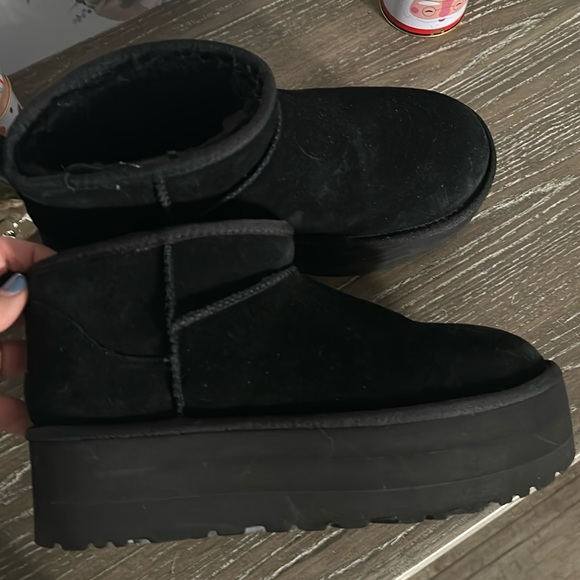 Ugg Size 10 platform - Picture 1 of 3